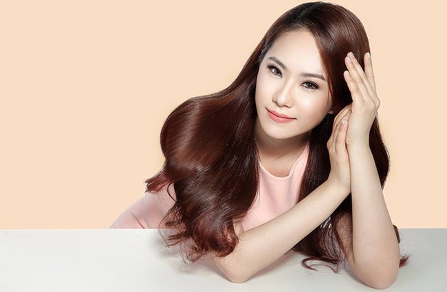 Cuộc sống của Lương Bích Hữu sau khi yêu nhầm người lăng nhăng, phải làm mẹ đơn thân - Ảnh 1. Cuộc sống của Lương Bích Hữu sau khi yêu nhầm người lăng nhăng, phải làm mẹ đơn thân - Ảnh 1.