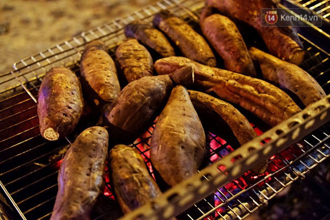 Một anh chàng duyên hết sức trên vỉa hè Sài Gòn: Muốn làm người lương thiện, Vô Diện phải bán khoai! - Ảnh 4. Một anh chàng duyên hết sức trên vỉa hè Sài Gòn: Muốn làm người lương thiện, Vô Diện phải bán khoai! - Ảnh 4.