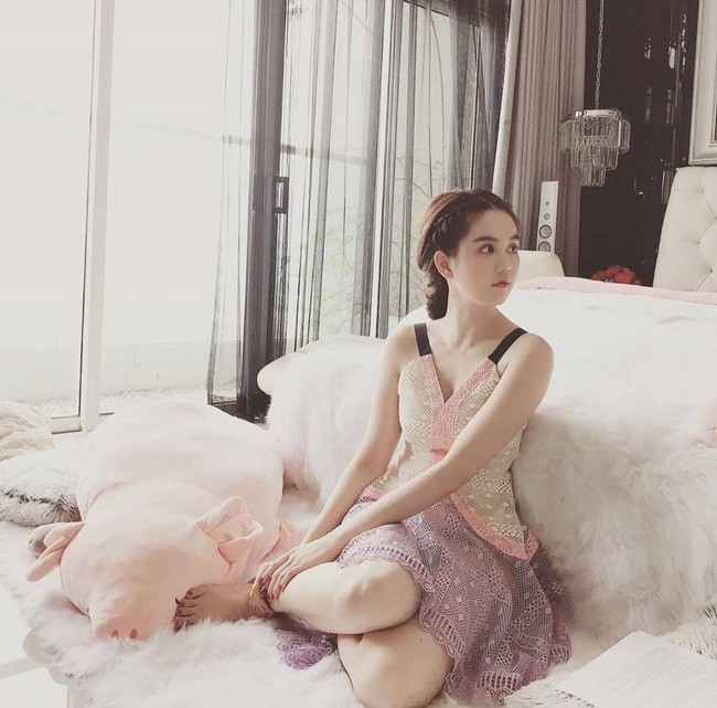Soi nhất cử nhất động của sao Việt (1/1) - Ảnh 13.