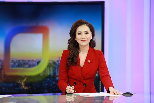 Ngày đầu làm BTV Thời sự của ‘cô gái thời tiết’ Mai Ngọc - Ảnh 2.