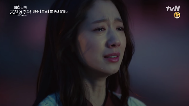 Ký ức Alhambra: Park Shin Hye khóc ngất, thức trắng đêm chỉ để chờ Hyun Bin - Ảnh 10.