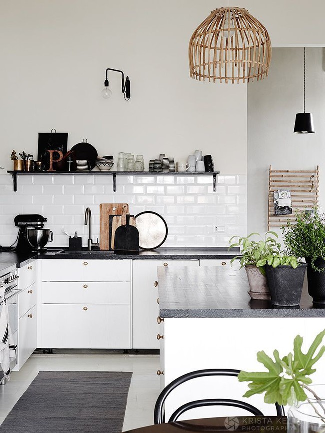 Đưa phong cách thiết kế nhà Scandinavia đến Ý, cô nàng áp dụng chuẩn không cần chỉnh khiến ai cũng bất ngờ - Ảnh 2. Đưa phong cách thiết kế nhà Scandinavia đến Ý, cô nàng áp dụng chuẩn không cần chỉnh khiến ai cũng bất ngờ - Ảnh 2.