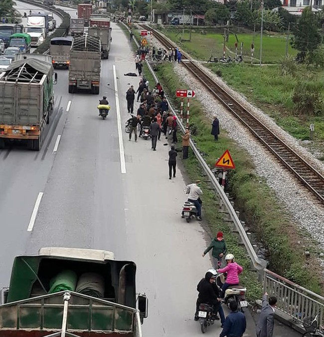 Vụ xe tải tông đoàn người đi viếng ở Hải Dương: Các nạn nhân tử vong đều là nam giới - Ảnh 3.