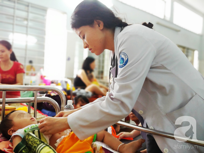 Bác sĩ Nhi Đồng khuyến cáo: Trẻ có thể nhập viện hàng loạt sau Tết nếu phụ huynh cứ cho con ăn uống kiểu này - Ảnh 3.