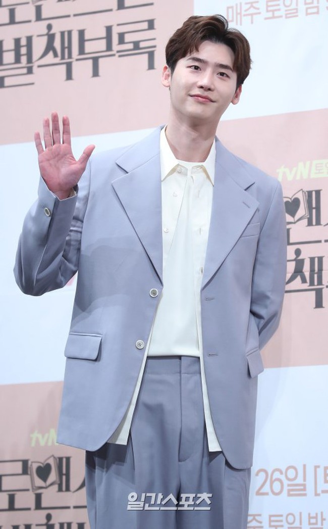 Lee Jong Suk là fan của vợ Won Bin Lee Na Young, thấy vinh hạnh khi được đóng phim cùng thần tượng - Ảnh 4.