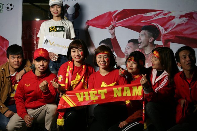 Tứ kết Việt Nam - Nhật Bản: CĐV tiếc nuối khi tuyển Việt Nam phải rời Asian Cup 2019 - Ảnh 12.