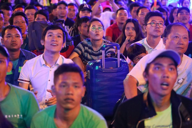 Tứ kết Việt Nam - Nhật Bản: CĐV tiếc nuối khi tuyển Việt Nam phải rời Asian Cup 2019 - Ảnh 8.