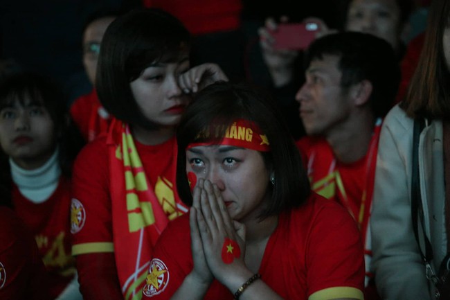 Tứ kết Việt Nam - Nhật Bản: CĐV tiếc nuối khi tuyển Việt Nam phải rời Asian Cup 2019 - Ảnh 1.