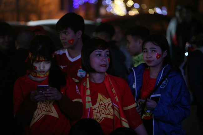 Tứ kết Việt Nam - Nhật Bản: CĐV tiếc nuối khi tuyển Việt Nam phải rời Asian Cup 2019 - Ảnh 16.