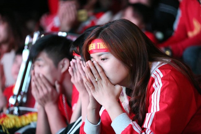 Tứ kết Việt Nam - Nhật Bản: CĐV tiếc nuối khi tuyển Việt Nam phải rời Asian Cup 2019 - Ảnh 4.