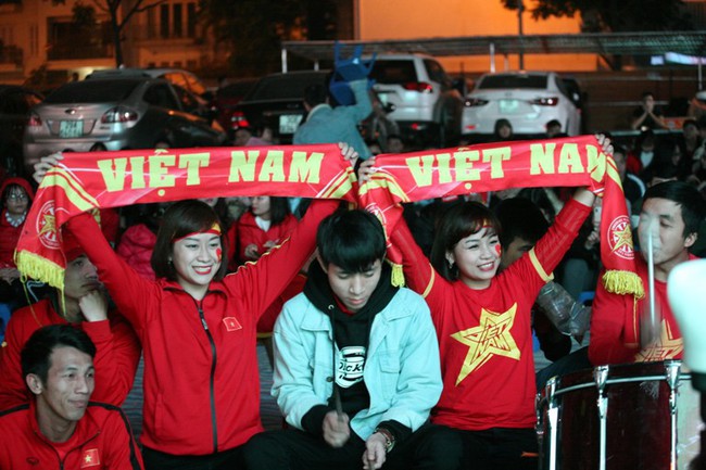 Tứ kết Việt Nam - Nhật Bản: CĐV tiếc nuối khi tuyển Việt Nam phải rời Asian Cup 2019 - Ảnh 20.