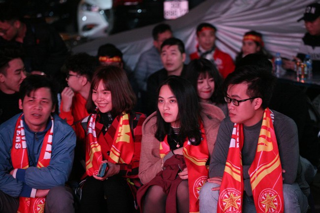 Tứ kết Việt Nam - Nhật Bản: CĐV tiếc nuối khi tuyển Việt Nam phải rời Asian Cup 2019 - Ảnh 21.