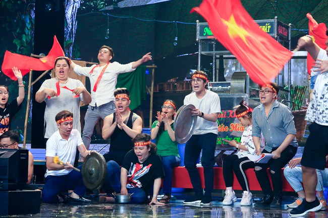 Bóng đá Việt Nam đại thắng, trào lưu té sấp mặt… sẽ xuất hiện trong Táo Xuân 2019? - Ảnh 3. Bóng đá Việt Nam đại thắng, trào lưu té sấp mặt… sẽ xuất hiện trong Táo Xuân 2019? - Ảnh 3.