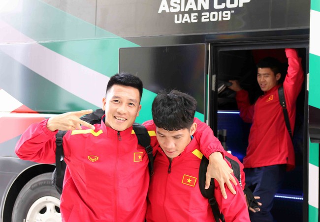 Đội tuyển Việt Nam mất hơn 20 tiếng để bay từ UAE về quê nhà - Ảnh 1.