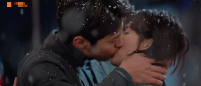 Tập cuối Encounter: Song Hye Kyo - Park Bo Gum hạnh phúc viên mãn cùng nụ hôn dưới màn tuyết lãng mạn - Ảnh 4.