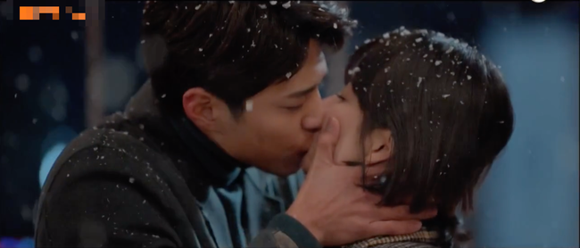 Tập cuối Encounter: Song Hye Kyo - Park Bo Gum hạnh phúc viên mãn cùng nụ hôn dưới màn tuyết lãng mạn - Ảnh 3.