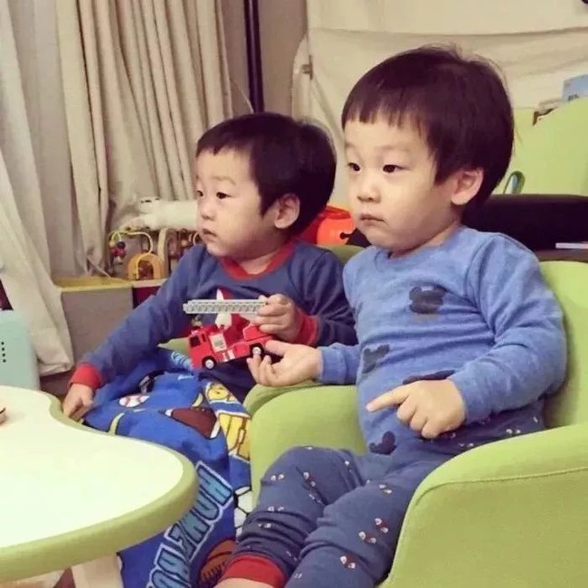 Trẻ con xem TV tưởng không hại nhưng hại không tưởng, đặc biệt với những đứa bé trong độ tuổi này - Ảnh 3. Trẻ con xem TV tưởng không hại nhưng hại không tưởng, đặc biệt với những đứa bé trong độ tuổi này - Ảnh 3.