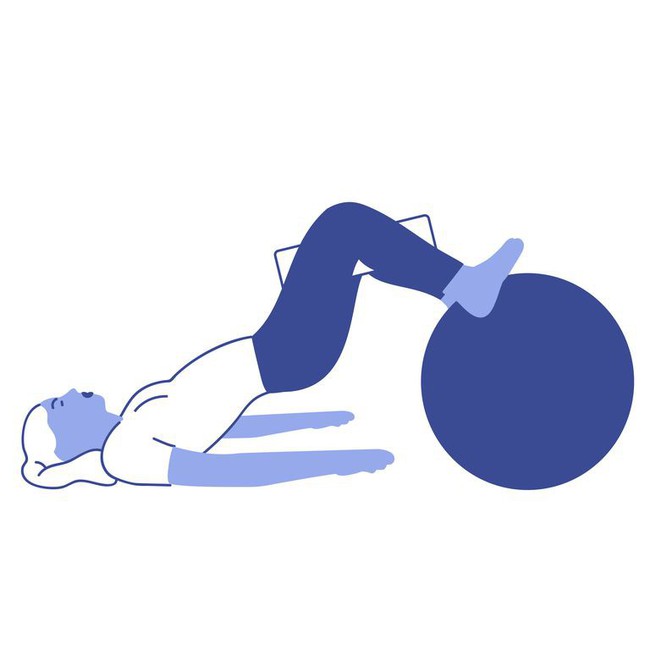 Các bài tập với bóng tăng cường khả năng cân bằng và sức mạnh của cơ thể - Ảnh 1.