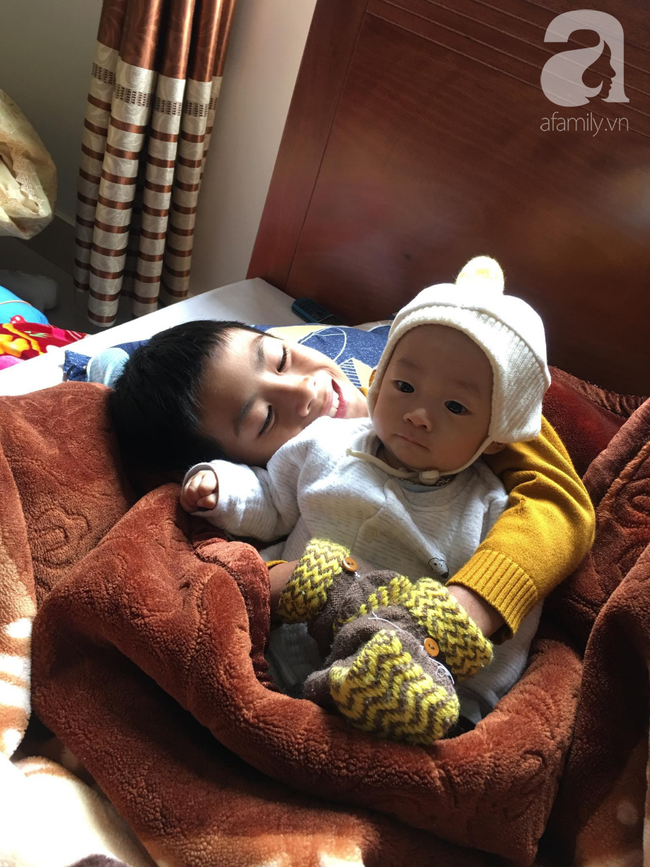 Mẹ trẻ “đánh cược” mạng sống sinh tứ thai đón mùa xuân đầu tiên bên các con: “Tết của em dựa hết vào chồng” - Ảnh 7. Mẹ trẻ “đánh cược” mạng sống sinh tứ thai đón mùa xuân đầu tiên bên các con: “Tết của em dựa hết vào chồng” - Ảnh 7.