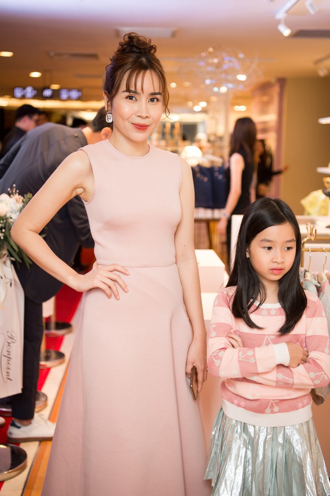 Lần hiếm hoi Lưu Hương Giang đưa 2 con gái xinh như công chúa đi sự kiện  - Ảnh 5.