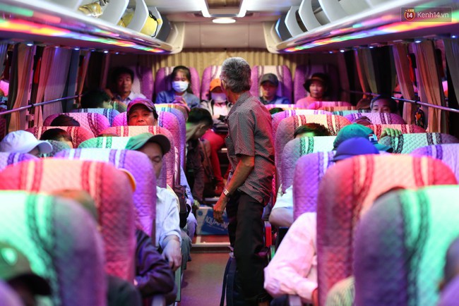 Chuyến xe nghĩa tình chở miễn phí 600 sinh viên và lao động nghèo ở Sài Gòn về quê ăn Tết Kỷ Hợi 2019 - Ảnh 18.