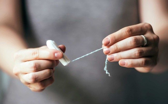 Tampon tái sử dụng đang được bày bán rầm rộ ở Mỹ: Chuyên gia nói gì? - Ảnh 1.