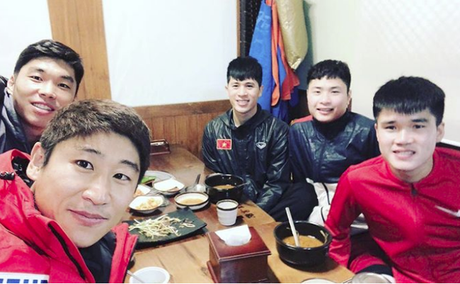 Nghỉ xả hơi ăn Tết, dàn hot boy đội tuyển Việt Nam thi nhau khoe nhà mới, đi chơi cùng bạn gái, về quê nhà - Ảnh 13. Nghỉ xả hơi ăn Tết, dàn hot boy đội tuyển Việt Nam thi nhau khoe nhà mới, đi chơi cùng bạn gái, về quê nhà - Ảnh 13.