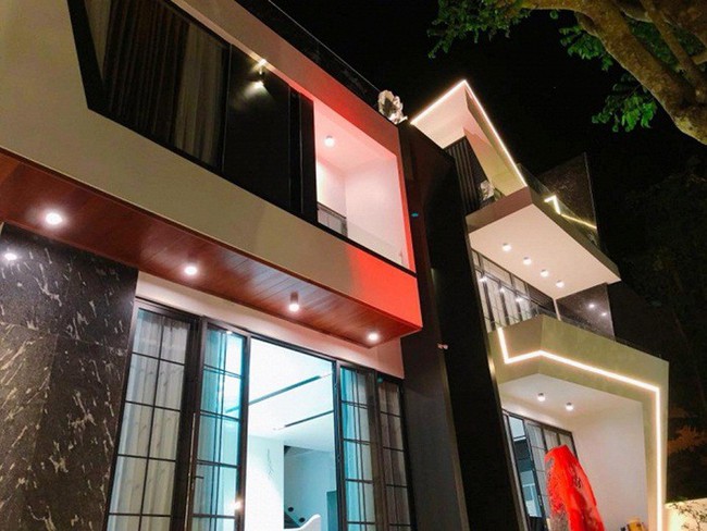 Ngắm biệt thự tiền tỷ khang trang, hiện đại của diễn viên Quốc Trường, người tình của Hân trong Gạo nếp gạo tẻ - Ảnh 17. Ngắm biệt thự tiền tỷ khang trang, hiện đại của diễn viên Quốc Trường, người tình của Hân trong Gạo nếp gạo tẻ - Ảnh 17.
