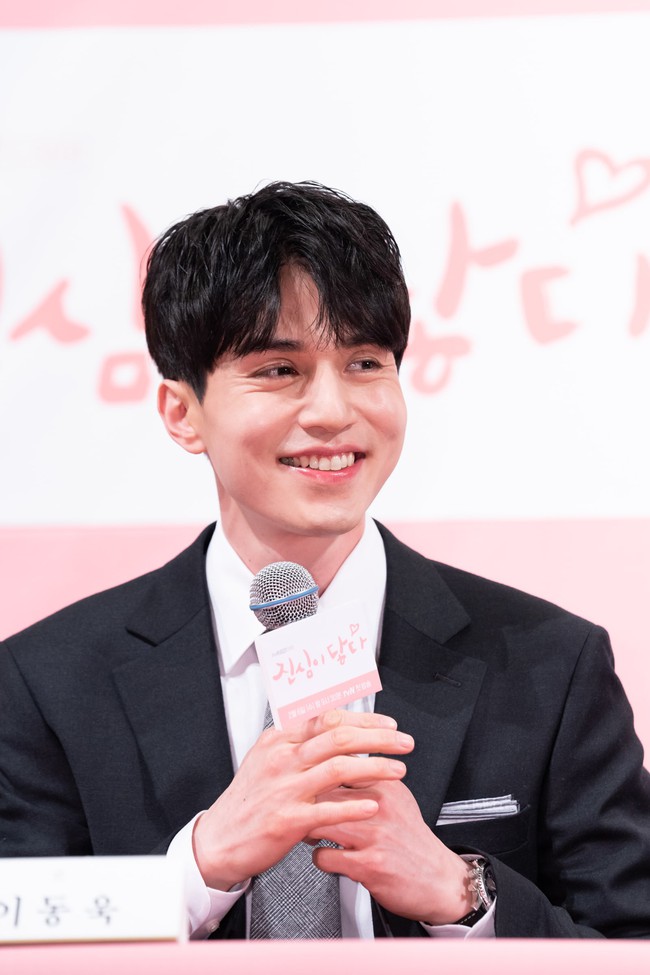 Lee Dong Wook - Yoo In Na tự tin phim mới sẽ không bị cái bóng của Goblin đè bẹp - Ảnh 3.