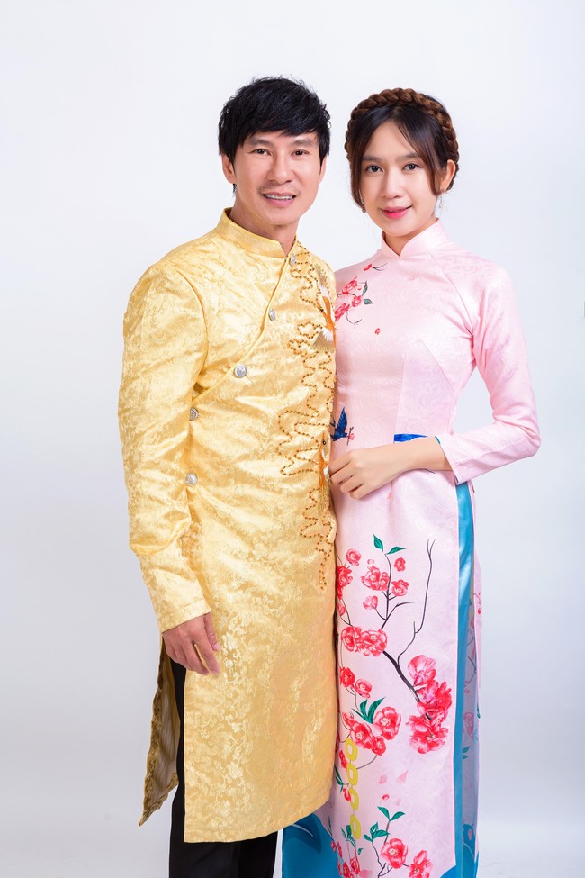 Gia đình Lý Hải - Minh Hà diện áo dài Tết, khoe 4 nhóc tỳ cực đáng yêu  - Ảnh 6.