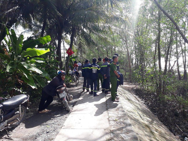 Tiền Giang: Ảnh hưởng bão số 1, 3 người rớt xuống sông Tiền mất tích vẫn chưa được tìm thấy - Ảnh 2.