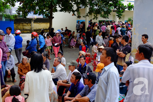 Chồng chết đuối, mẹ đơn thân 23 năm tìm đường chữa bệnh cho con bại não, chịu đủ cay đắng từ miệng đời - Ảnh 8.