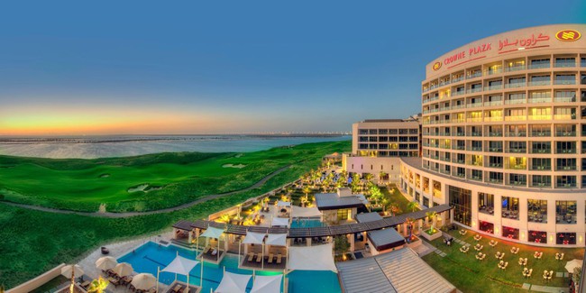 Cận cảnh khách sạn có cả bãi biển và sân golf đội tuyển Việt Nam đang lưu trú khi thi đấu Asian Cup 2019  - Ảnh 2.