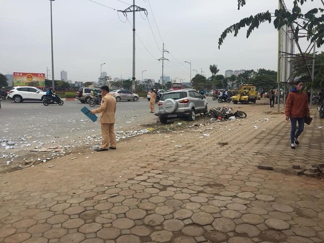 Nạn nhân sống sót sợ hãi kể lại giây phút ô tô tông liên hoàn khiến hai vợ chồng tử vong - Ảnh 1.