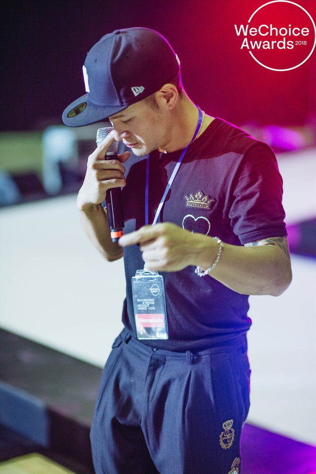 Đạo diễn Việt Tú hé lộ chìa khóa thành công của Gala WeChoice Awards 2018: Hoành tráng chưa đủ, quan trọng là thông điệp - Ảnh 8. Đạo diễn Việt Tú hé lộ chìa khóa thành công của Gala WeChoice Awards 2018: Hoành tráng chưa đủ, quan trọng là thông điệp - Ảnh 8.