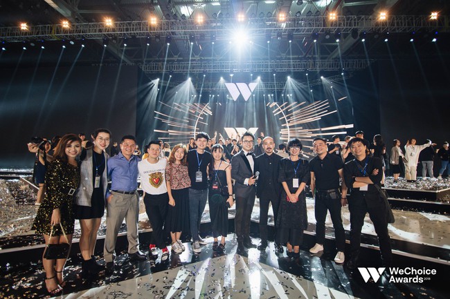 Đạo diễn Việt Tú hé lộ chìa khóa thành công của Gala WeChoice Awards 2018: Hoành tráng chưa đủ, quan trọng là thông điệp - Ảnh 9. Đạo diễn Việt Tú hé lộ chìa khóa thành công của Gala WeChoice Awards 2018: Hoành tráng chưa đủ, quan trọng là thông điệp - Ảnh 9.