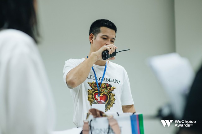 Đạo diễn Việt Tú hé lộ chìa khóa thành công của Gala WeChoice Awards 2018: Hoành tráng chưa đủ, quan trọng là thông điệp - Ảnh 10. Đạo diễn Việt Tú hé lộ chìa khóa thành công của Gala WeChoice Awards 2018: Hoành tráng chưa đủ, quan trọng là thông điệp - Ảnh 10.