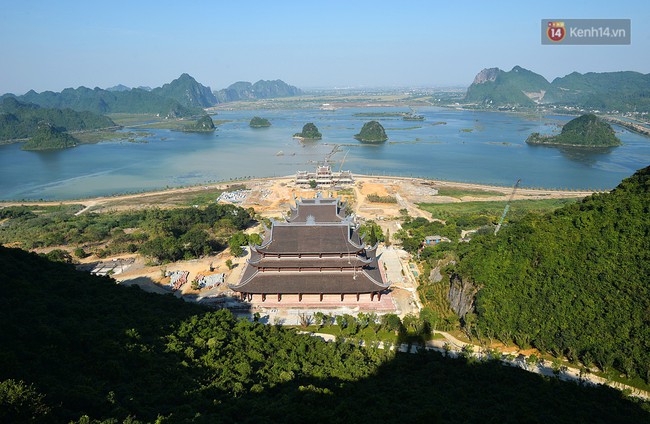 Cận cảnh ngôi chùa lớn nhất Việt Nam - Nơi sẽ đặt báu vật thiên thạch mặt trăng 600.000 USD được đấu giá từ Mỹ - Ảnh 2.