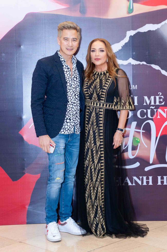 Thanh Hà xúc động cầu hôn bạn trai kém tuổi trong buổi ra mắt album mới - Ảnh 13. Thanh Hà xúc động cầu hôn bạn trai kém tuổi trong buổi ra mắt album mới - Ảnh 13.