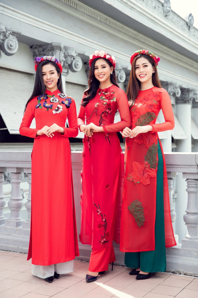Hoa hậu Tiểu Vy, Á hậu Phương Nga, Thúy An khoe nhan sắc rực rỡ trong tà áo dài Tết - Ảnh 3. Hoa hậu Tiểu Vy, Á hậu Phương Nga, Thúy An khoe nhan sắc rực rỡ trong tà áo dài Tết - Ảnh 3.