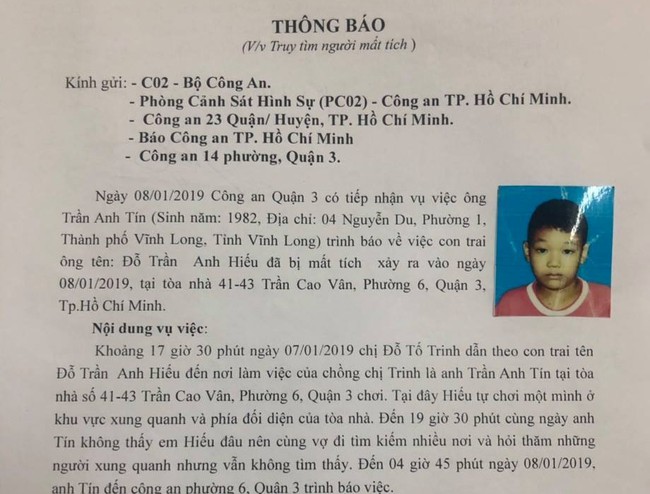 Để con trai 8 tuổi chơi 1 mình ở trung tâm Sài Gòn rồi mất tích, người mẹ khóc ngất đi tìm con - Ảnh 1.