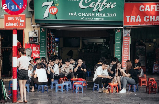 Sài Gòn có cafe sữa đá, Hà Nội có trà chanh con cá &quot;lên ngôi&quot; - Ảnh 1.