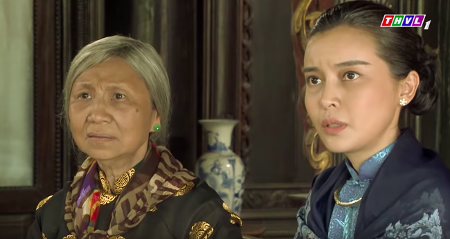 "Tiếng sét trong mưa": Không chỉ lăng loàn, Hai Sáng còn hỗn láo mắng mẹ chồng "làm ác nên bà gặp quả báo" - Ảnh 8. "Tiếng sét trong mưa": Không chỉ lăng loàn, Hai Sáng còn hỗn láo mắng mẹ chồng "làm ác nên bà gặp quả báo" - Ảnh 8.