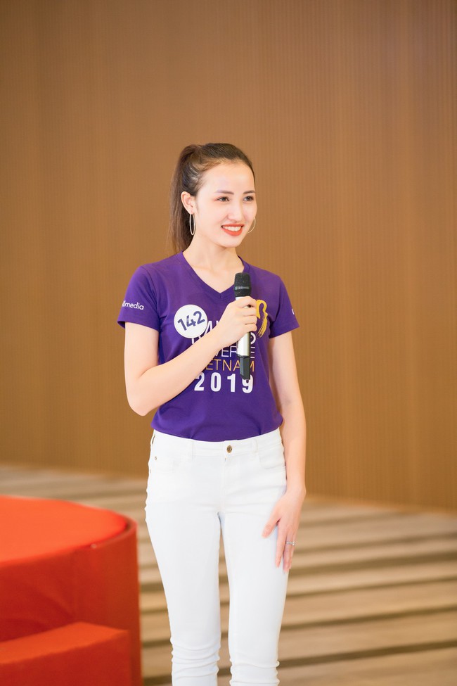 "Tôi là Hoa hậu Hoàn Vũ Việt Nam" tập 2: Thúy Vân catwalk dở tệ, rơi hẳn xuống hạng 13 - Ảnh 5. "Tôi là Hoa hậu Hoàn Vũ Việt Nam" tập 2: Thúy Vân catwalk dở tệ, rơi hẳn xuống hạng 13 - Ảnh 5.