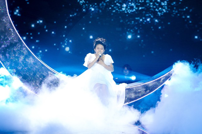 The Voice Kids: Hát nhạc của Lara Fabian, học trò Hương Giang khiến khán giả trầm trồ với màn trình diễn xuất thần - Ảnh 1. The Voice Kids: Hát nhạc của Lara Fabian, học trò Hương Giang khiến khán giả trầm trồ với màn trình diễn xuất thần - Ảnh 1.