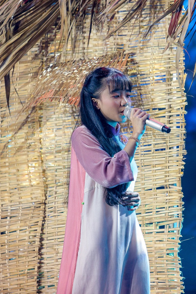 The Voice Kids: Hát nhạc của Lara Fabian, học trò Hương Giang khiến khán giả trầm trồ với màn trình diễn xuất thần - Ảnh 6. The Voice Kids: Hát nhạc của Lara Fabian, học trò Hương Giang khiến khán giả trầm trồ với màn trình diễn xuất thần - Ảnh 6.
