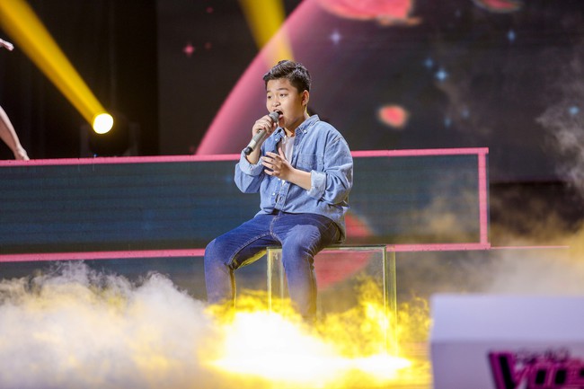 The Voice Kids: Hát nhạc của Lara Fabian, học trò Hương Giang khiến khán giả trầm trồ với màn trình diễn xuất thần - Ảnh 7. The Voice Kids: Hát nhạc của Lara Fabian, học trò Hương Giang khiến khán giả trầm trồ với màn trình diễn xuất thần - Ảnh 7.