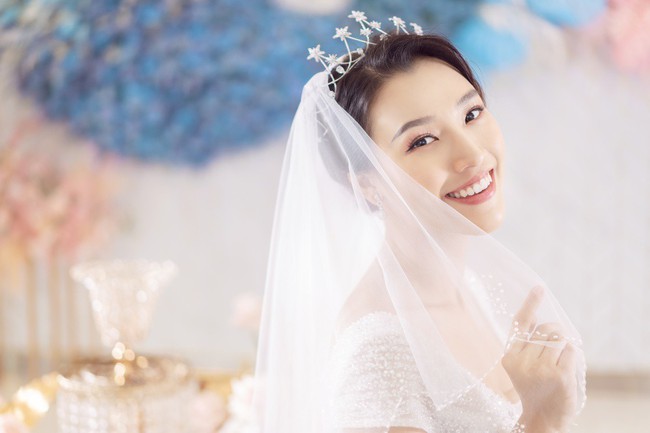 Hé lộ “hôn lễ trong mơ&quot;, Hoàng Oanh khiến người xem không thể rời mắt trong bộ ảnh cưới đặc biệt - Ảnh 6.