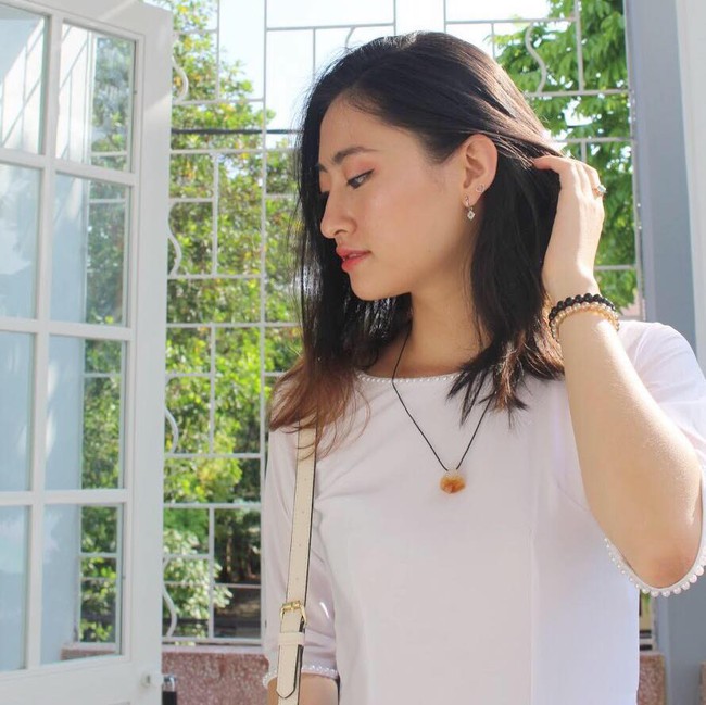 Chẳng ai như Hoa hậu Lương Thùy Linh: tự tin để mặt mộc khoe... mụn trứng cá - Ảnh 7. Chẳng ai như Hoa hậu Lương Thùy Linh: tự tin để mặt mộc khoe... mụn trứng cá - Ảnh 7.