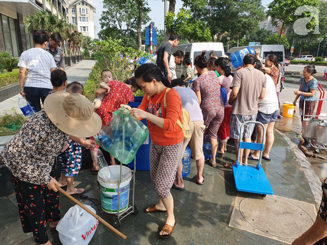 Khoảng 70 nghìn hộ dân đang sử dụng nước sạch do công ty nước sông Đà cung cấp